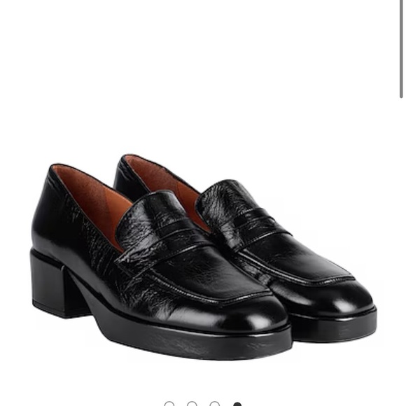 JONAK Classic Black Women's Loafers - Picture 1 of 7